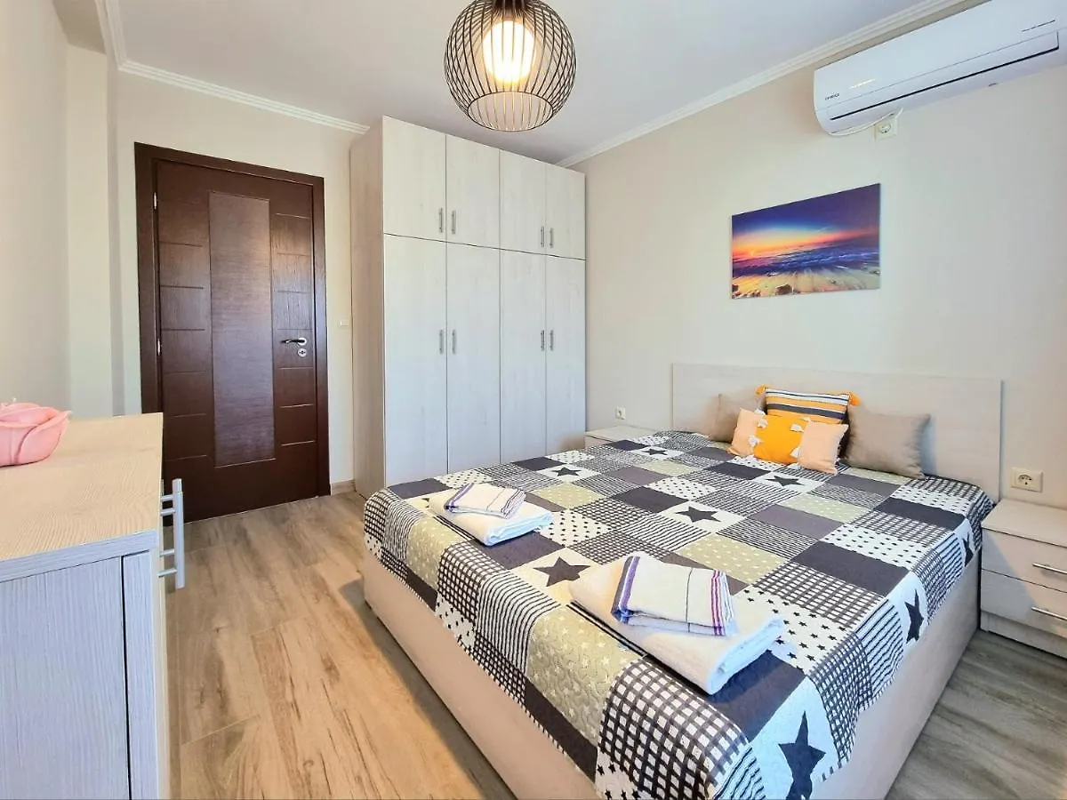 Shining Bright Apartment In بورغاس 0*,  بلغاريا